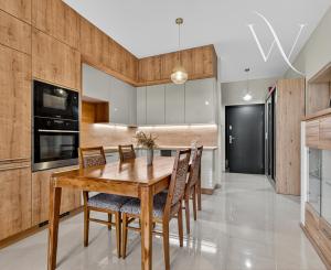 Na predaj 3-izbový byt so záhradkou a vlastným parkovacím miestom