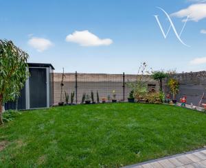 Na predaj 3-izbový byt so záhradkou a vlastným parkovacím miestom