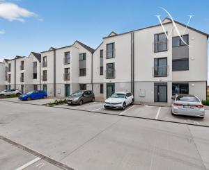 Na predaj 3-izbový byt so záhradkou a vlastným parkovacím miestom