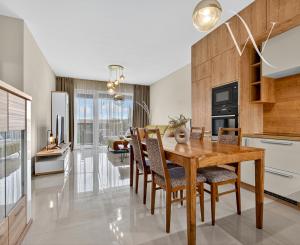 Na predaj 3-izbový byt so záhradkou a vlastným parkovacím miestom