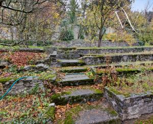 Na predaj -  Priestranný 5-izbový rodinný dom s krytým bazénom v Modre – Harmónia