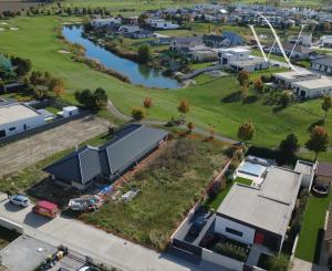 Hrubá Borša, okr. Senec – NA PREDAJ stavebný pozemok vo vyhľadávanom golfovom areáli Green Resort.