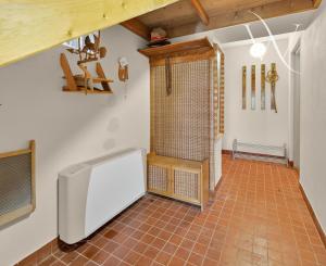 Na predaj priestranná 5-izbová chata s rozľahlým ovocným sadom v krásnej prírode v obci Stará Turá