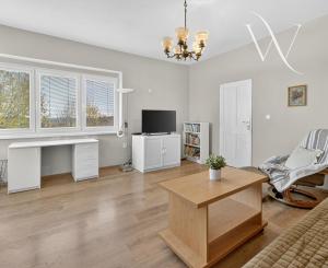 Na predaj priestranná 5-izbová chata s rozľahlým ovocným sadom v krásnej prírode v obci Stará Turá