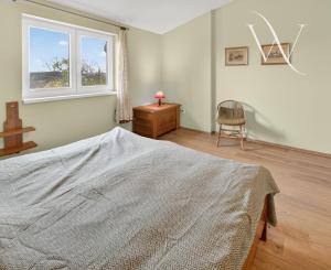 Na predaj priestranná 5-izbová chata s rozľahlým ovocným sadom v krásnej prírode v obci Stará Turá