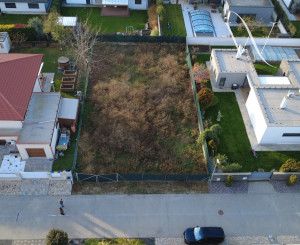 Na predaj pozemok na výstavbu rodinného domu – Ivanka pri Dunaji, časť Farná (okres Senec)