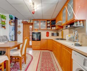 Na predaj - priestranný 3-izbový rodinný dom vo Vajnoroch