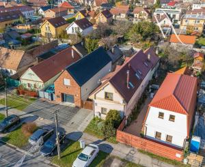 Na predaj - priestranný 3-izbový rodinný dom vo Vajnoroch