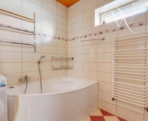 Na predaj 3-izbový rodinný dom vo Vajnoroch