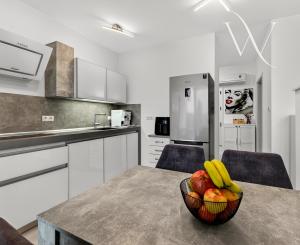 Na predaj 2-izbový byt so záhradkou a vlastným parkovacím miestom