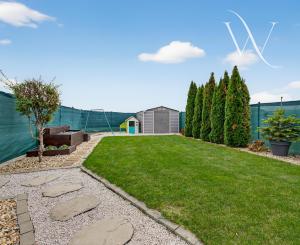 Na predaj 2-izbový byt so záhradkou a vlastným parkovacím miestom