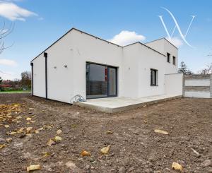 Na predaj moderný rodinný dom v tichej slepej uličke v obci Veľký Grob