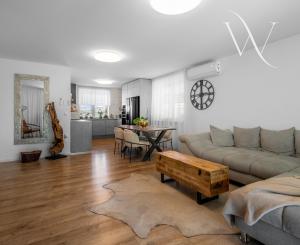 NA PREDAJ unikátny, samostatný 4-iz Rodinný dom priamo v DS