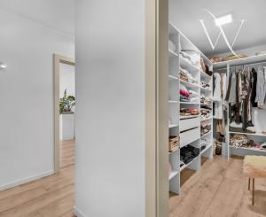 NA PREDAJ unikátny, samostatný 4-iz Rodinný dom priamo v DS