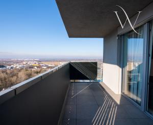 Na PREDAJ moderný 3-izbový byt s balkónom (87,56 m2) a dvoma garážovými státiami v novostavbe TAMMI, Bratislava Dúbravka