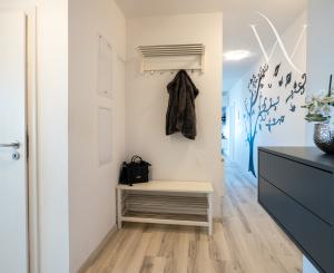 Na PREDAJ moderný 3-izbový byt s balkónom (87,56 m2) a dvoma garážovými státiami v novostavbe TAMMI, Bratislava Dúbravka