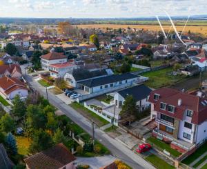 Praktický 3-izbový byt na predaj – Veľký Grob, 89 m², terasa, pozemok, parkovanie
