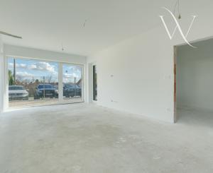 3-izbový byt v štádiu holobytu na predaj – Veľký Grob, 81 m², terasa, pozemok, parkovanie