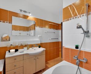 Priestranný a praktický 4-iz byt na predaj✅