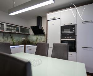 Na prenájom  zariadený 3-izbový byt na Bulvári v Žiline