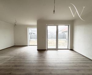 Na predaj moderný 4-izbový bungalov v obci Príbovce - hneď k nasťahovaniu