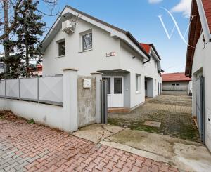 Flexibilný firemný priestor 226 m² – kancelárie, showroom, sklad, parkovanie