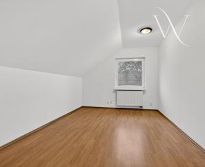 Flexibilný firemný priestor 226 m² – kancelárie, showroom, sklad, parkovanie