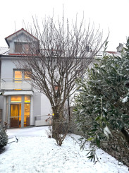 Elegantný 5 izbový rodinný dom (183 m2) s garážou a záhradou po kompletnej rekonštrukcii v srdci Ľudovej štvrte, Bratislava – Nové Mesto