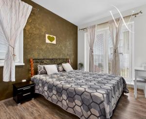 NA PREDAJ zariadený 3iz byt s veľkorysou záhradou a terasou✅