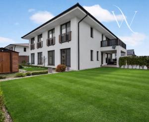 NA PREDAJ zariadený 3iz byt s veľkorysou záhradou a terasou✅