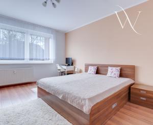 Priestranný 3- izbový byt vo vynikajúcej lokalite na predaj, Senec- Kollárova ulica