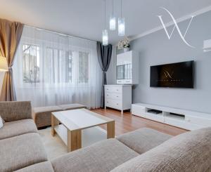 Priestranný 3- izbový byt vo vynikajúcej lokalite na predaj, Senec- Kollárova ulica