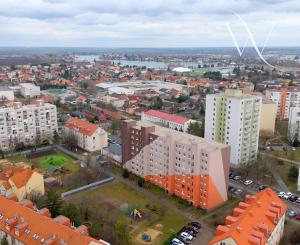 Priestranný 3- izbový byt vo vynikajúcej lokalite na predaj, Senec- Kollárova ulica