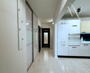 Na predaj pekný 3 izbový byt s predzáhradkou, terasou a park. státim - Martin