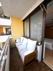 Na PRENÁJOM: Priestranný 2-izbový byt s loggiou a garážovým státím – Matejkova, Dlhé diely, Bratislava