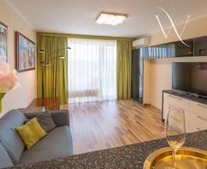 Na predaj  moderný 2 izbový byt v Bratislave v proekte -Slniečnice s pivničnou kopkou a parkovacím statim