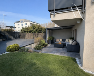 Hamuliakovo, okr. SC- NA PREDAJ 3 izbový byt s terasou, záhradou a dvomi parkovacími státiami.