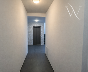 Hamuliakovo, okr. SC- NA PREDAJ 3 izbový byt s terasou, záhradou a dvomi parkovacími státiami.