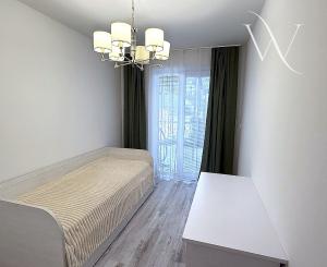 Hamuliakovo, okr. SC- NA PREDAJ 3 izbový byt s terasou, záhradou a dvomi parkovacími státiami.