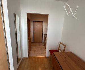 Svetlá garsónka s balkónom, 11/12 posch. – prenájom