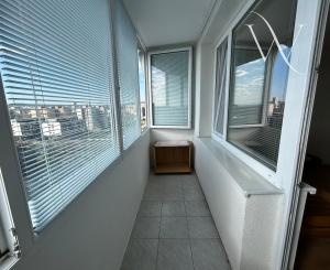 Svetlá garsónka s balkónom, 11/12 posch. – prenájom