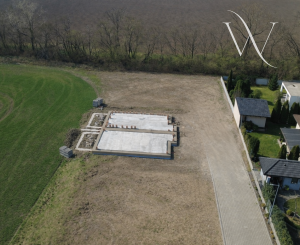 Na predaj exkluzívny stavebný pozemok na konci slepej ulice v obci Voderady