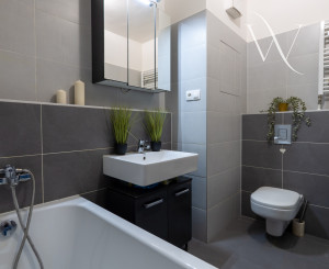 Na predaj 2 izbový byt v Bratislave-Slnečnice