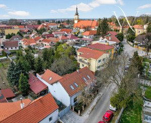 NA PREDAJ priestranný 6-iz Rodinný Dom v Stupave