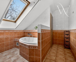 NA PREDAJ priestranný 6-iz Rodinný Dom v Stupave