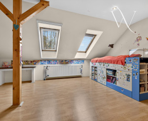 NA PREDAJ priestranný 6-iz Rodinný Dom v Stupave