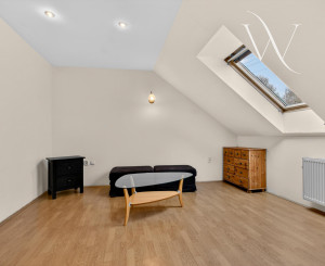 NA PREDAJ priestranný 6-iz Rodinný Dom v Stupave