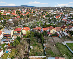 NA PREDAJ priestranný 6-iz Rodinný Dom v Stupave