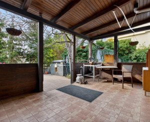 NA PREDAJ priestranný 6-iz Rodinný Dom v Stupave