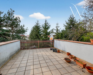 NA PREDAJ priestranný 6-iz Rodinný Dom v Stupave